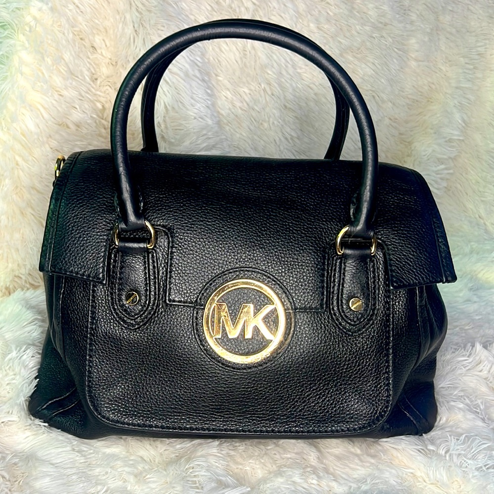𝕄𝕚𝕔𝕙𝕒𝕖𝕝 𝕂𝕠𝕣𝕤 -Large Black Pebbled Leather Margo Satchel- EUC